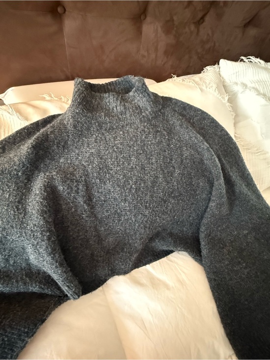 Forever 21 Sweaters - Forever 21 Charcoal Gray Mock Neck Sweater